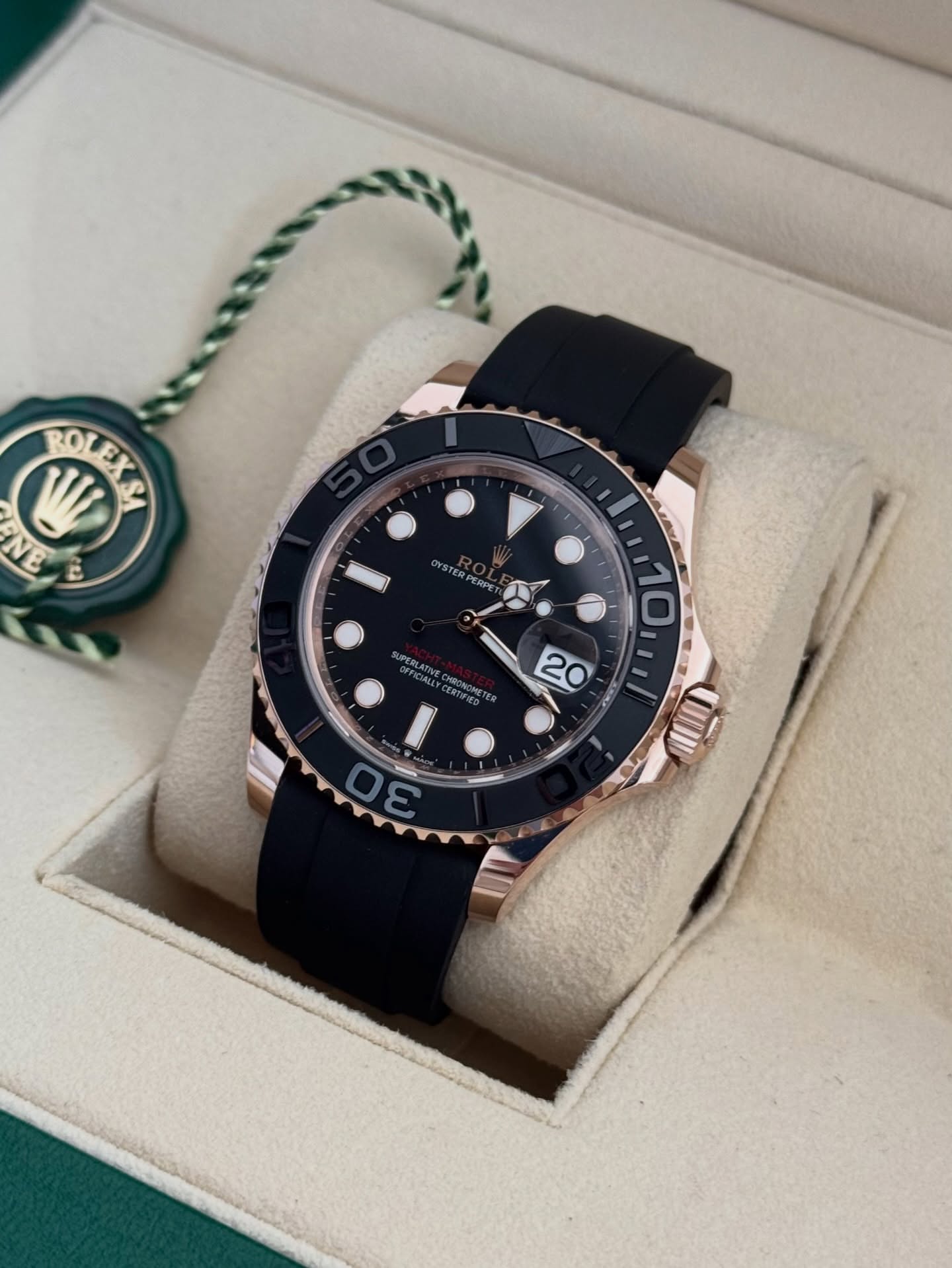 Rolex Yacht-Master 40 Rose Gold Oysterflex